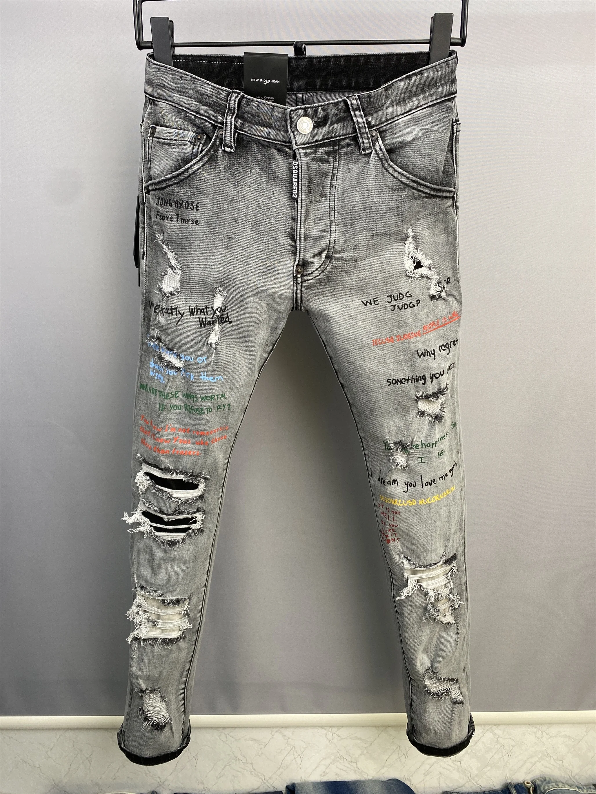 

Drawing Letter Destroy Hole Dsquared2 Men Stretchy Ripped Grey Jeans Men Skinny Hip-Hop Pencil Pants Scratched Top Quality Jean