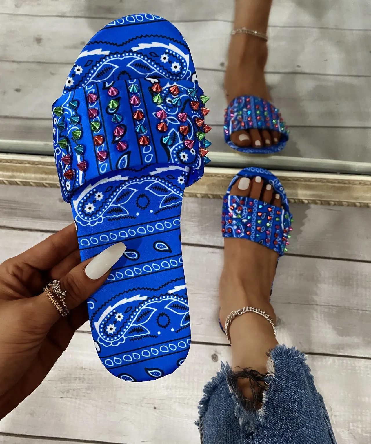 

Summer Women Slippers Rivet Casual Sandals Lady Slides Beach Sandals Flats Non-slip Women Shoes for Women 2022 Large Size 35~43