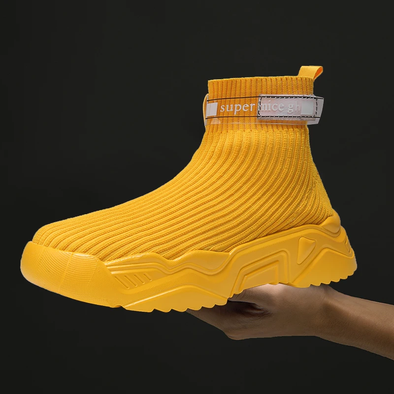 

2022 Men's Casual Shoes Mesh Fly Woven Breathable and Comfortable Running Sneakers Elastic Non-slip Comfortable Light Male Shoes