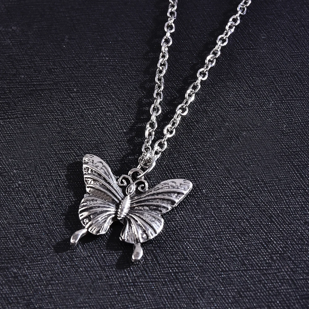 

Fairy Girl Butterfly Necklace Female Clavicle Chain Niche Design Ancient Silver Necklace Pendant Jewelry Accessories For Women