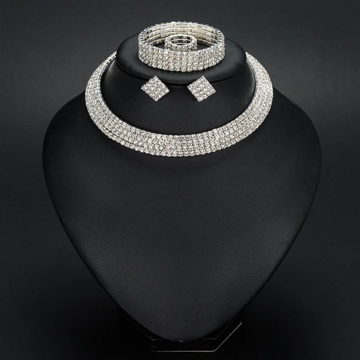 

Europe and America Fashion Necklace Earring Ring Bracelet Four Piece Set Hollow Diamond Necklace Pattern Headwear Wholesale