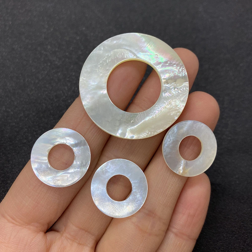 

Natural Seawater Shell White Butterfly Shell Ring Pendant 15-25mm Charm Fashion Making DIY Necklace Earrings Jewelry Accessories