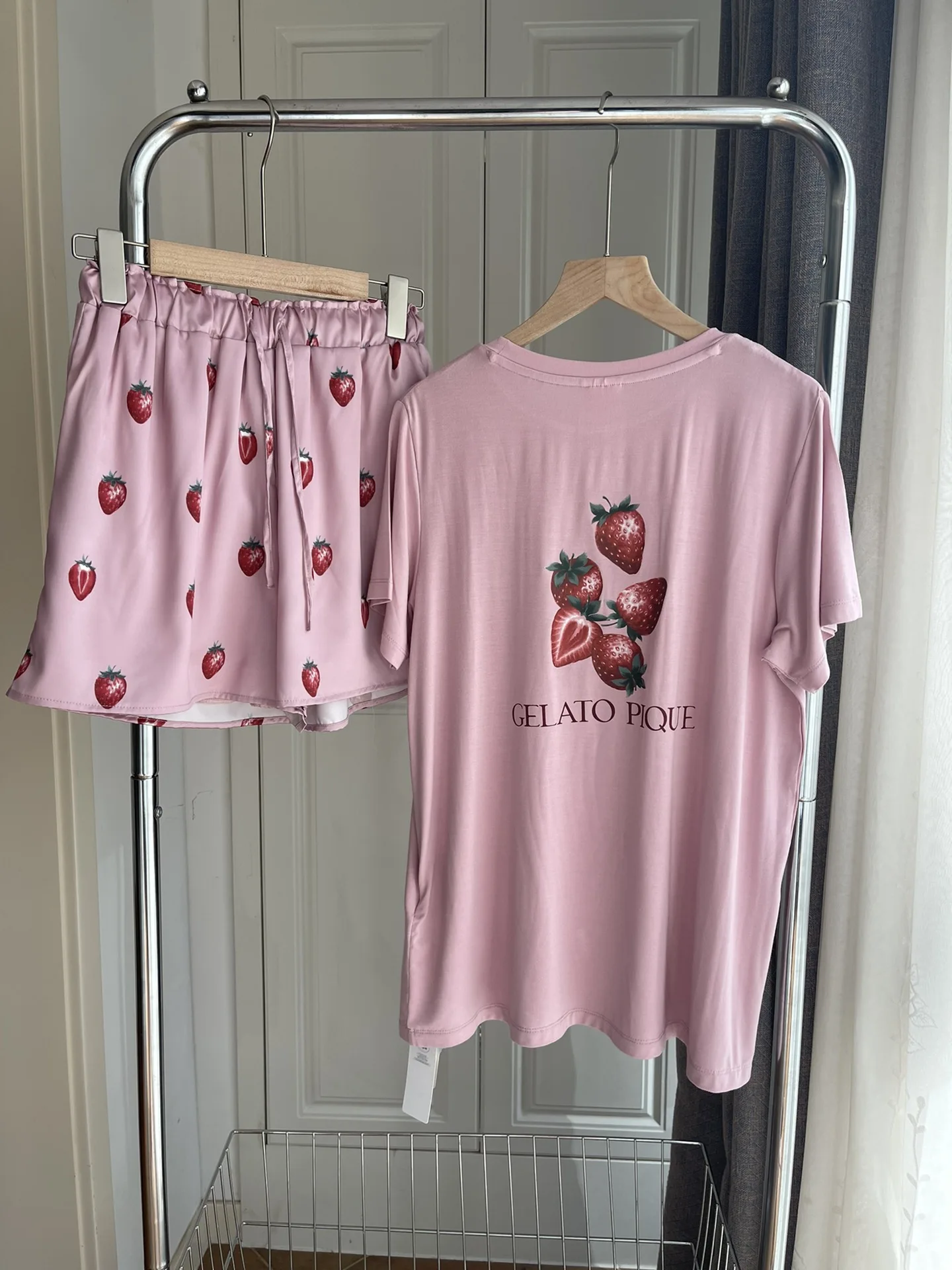 Room Wear Gelato Pique 2023 Spring New Women's Pajamas Strawberry T-shirt Pajama Pants Home Wear Modal Spandex