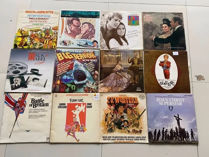 Old Used 33 RPM 12 inch 30cm Vinyl Records LP Disc Europe America Oldies Classic Film Movie Soundtrack Music Songs Random 2 Sets