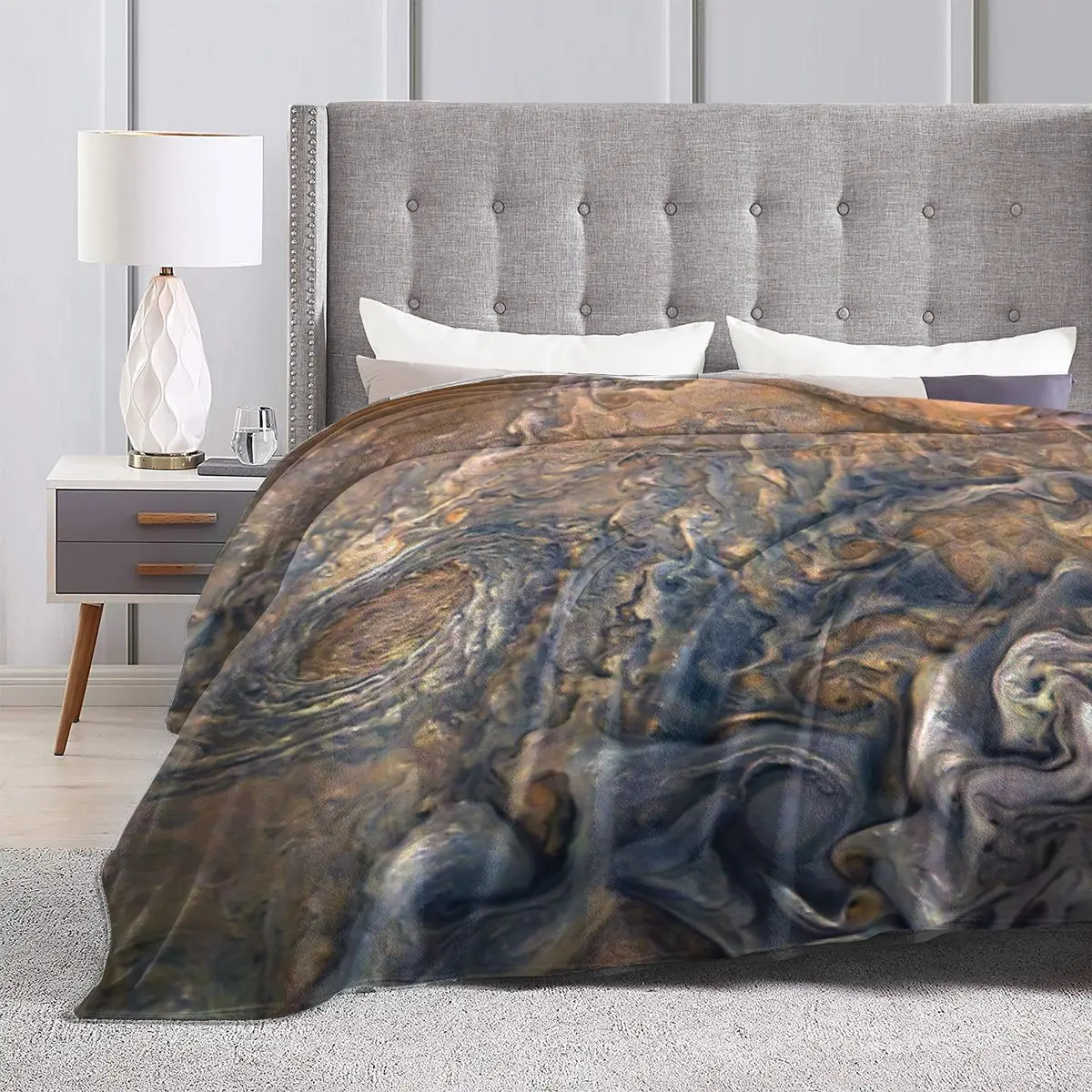 Swirling Clouds Of Planet Юпитер крупным планом от Juno Cam Ультрамягкое одеяло из микрофлиса