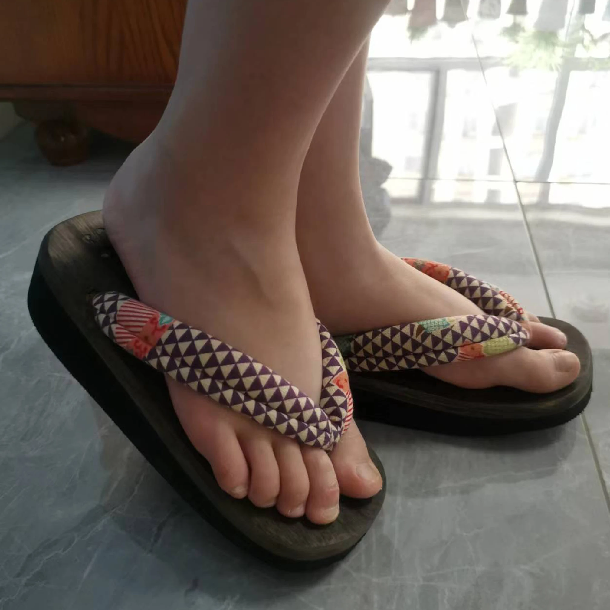 Летние тапки женские шлепанцы японские Гета деревянные и резиновые для размера