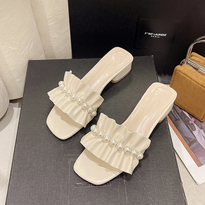 2022 New Women's Slippers Fairy Style Fashion Pearl Pleated Middle Heel Sandals Women's Summer Beach Shoes Femmes Sandalias