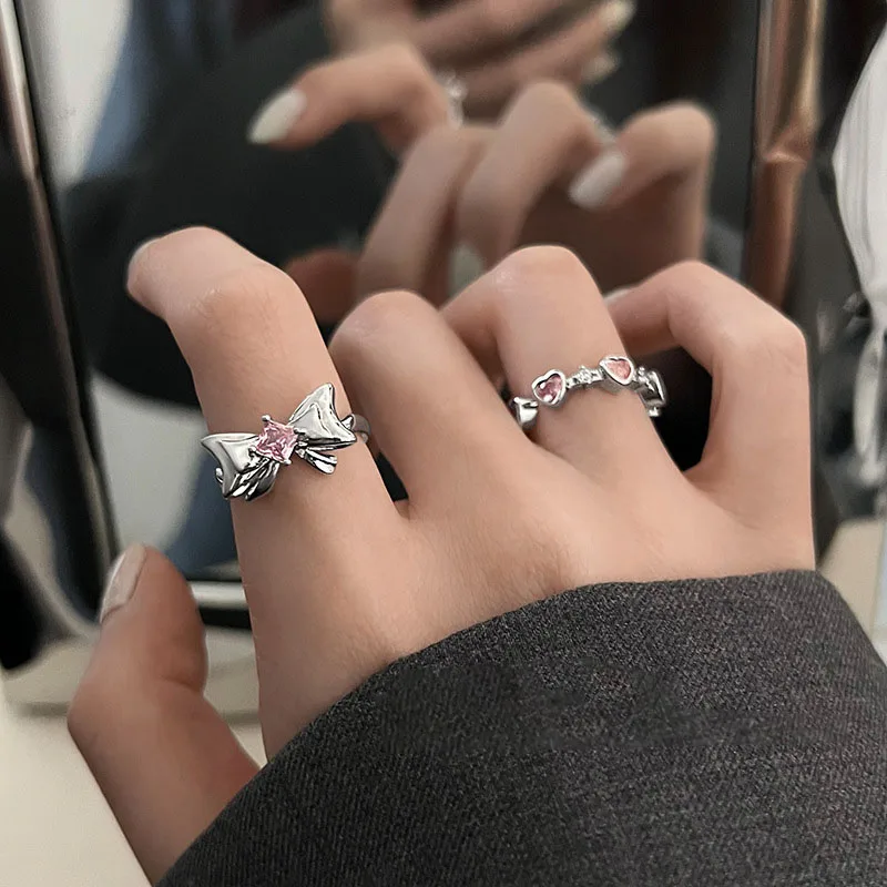 Женское кольцо в виде сердца с розовым Цирконом