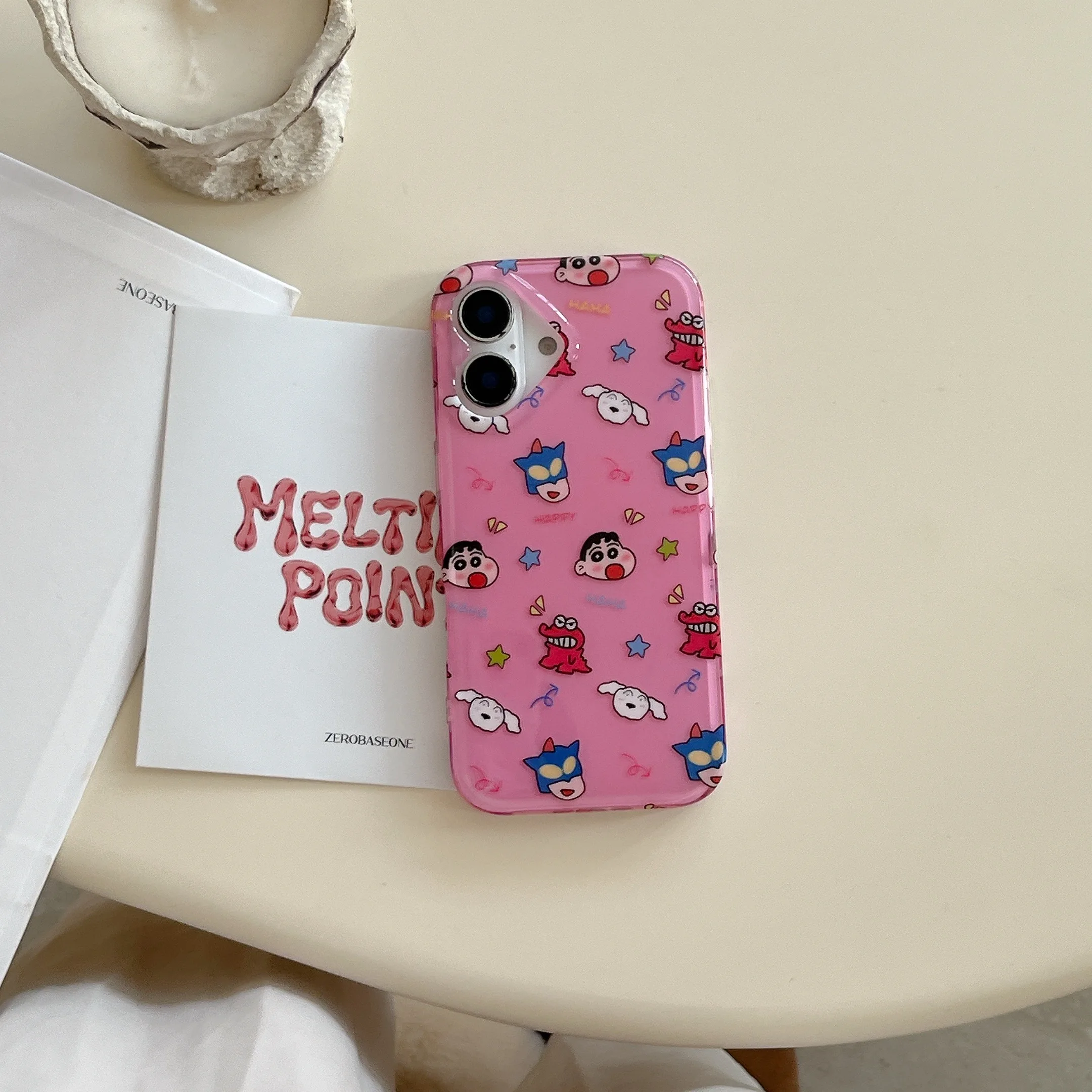 Розовый полноэкранный чехол с карандашом Shin-chan Nohara Shiro Action Kamen Enthusiast для iPhone 16 14 15 13