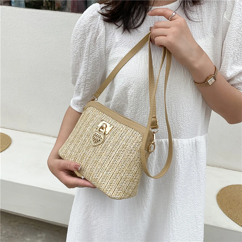 

Casual Chains Straw Bucket Bags 2022 Women Summer Messenger Bag Rattan Bags