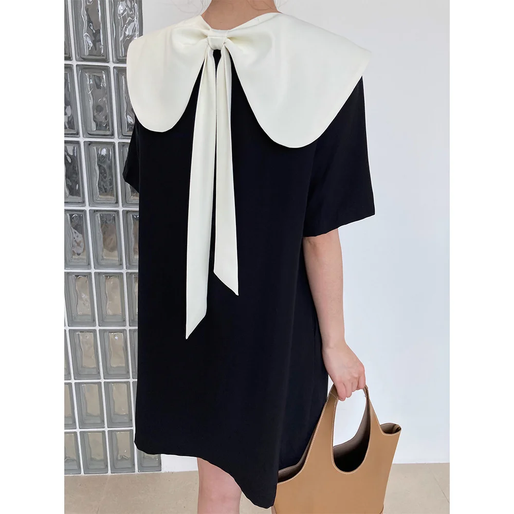 Женское мини-платье в горошек с большим воротником и отложным |