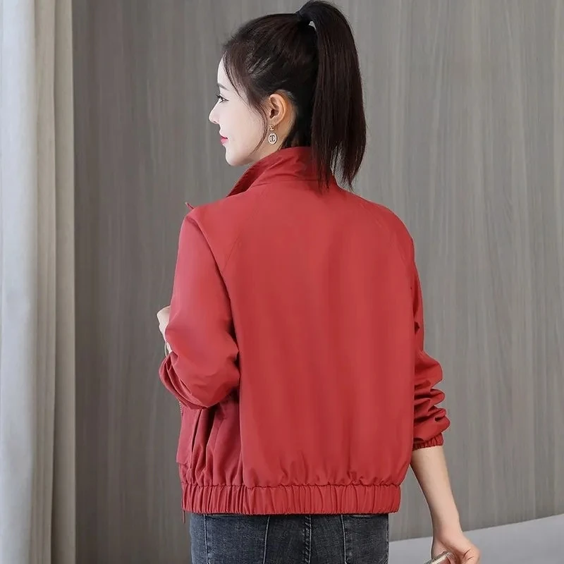 Тренчкот женский однотонный с воротником-стойкой короткий жакет большими