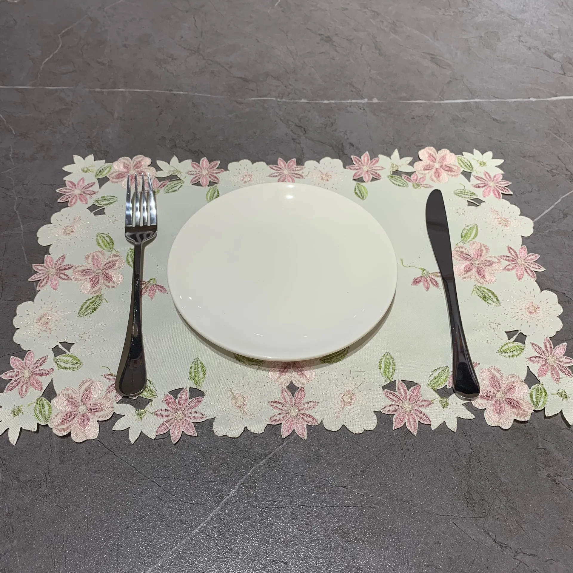 

New Polyester Western Mat Small Fragments of Ins Embroidery Hollow out Fabric Table Cushion Insulated Mat