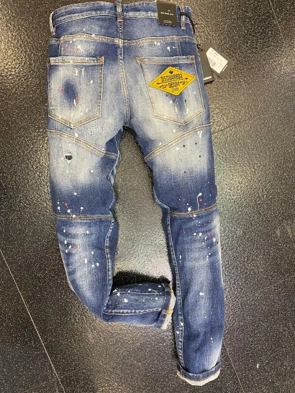2022 Autumn New Trend Dsquared2 Men's Washed, Worn, Ripped, And Painted Fashion Jeans A507