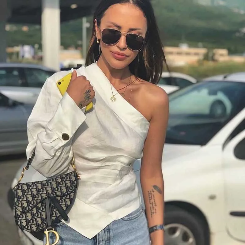 

Sexy One-shoulder Design Asymmetric Pleated Top 2023 Summer Fashion New Long-sleeved Waist Slimming Top for Women