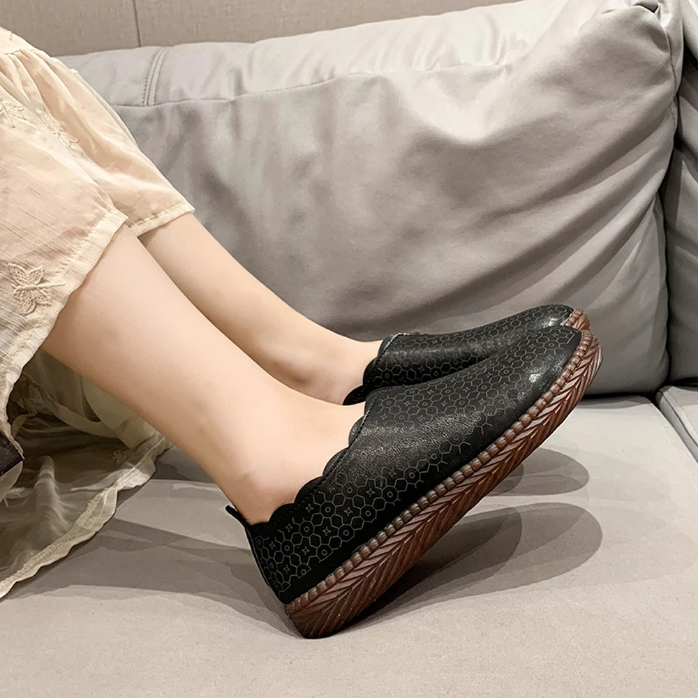 Leather single shoe a foot lazy shoes 2023 new fashion everything flat mother shoes soft leather soft sole