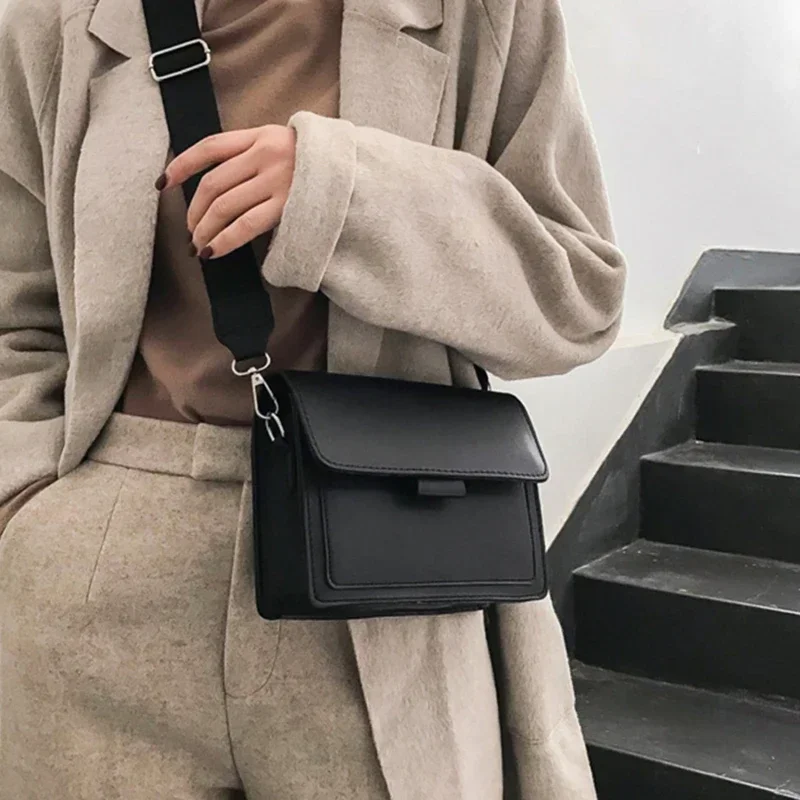 

Women Small Square Bag Retro Versatile Wide Shoulder Strap Large Capacity Casual Portable Female One Shoulder Crossbody Bag