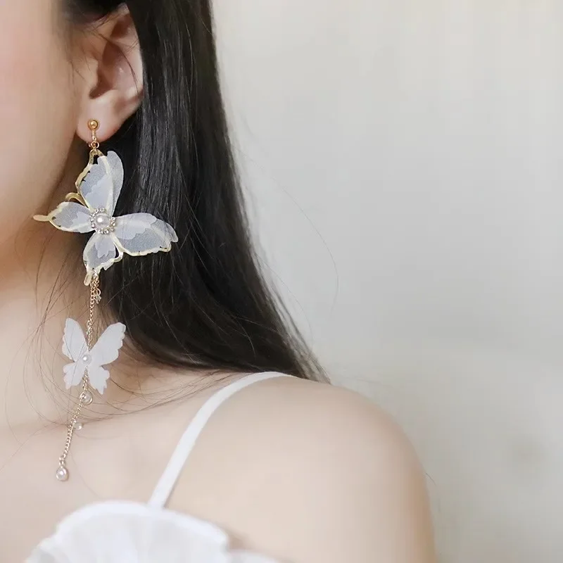 Серьги-бабочки женские кружевные клипсы с большим летающим длинным рукавом без