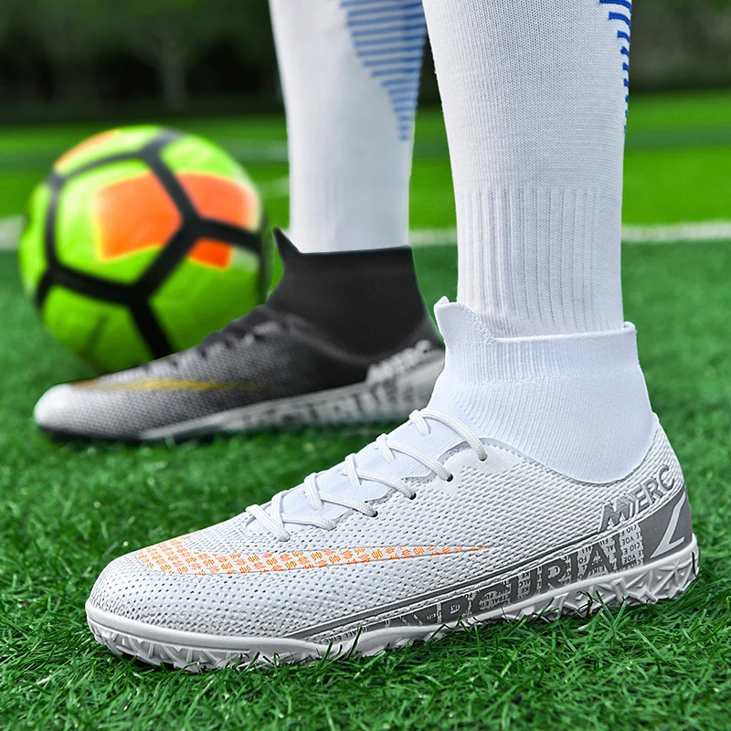 Classic Long Spike Men's Soccer Shoes High-Top Mesh Lace Up Breathable Teenagers Football Boots Male Soccer Training Footwear FG