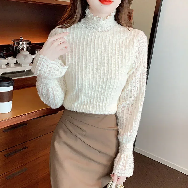 Модная кружевная женская блузка с рюшами бархатная утепленная длинными рукавами