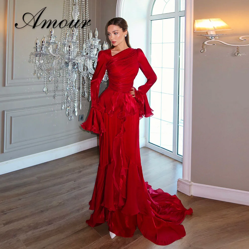 Фото Вечернее атласное платье-русалка Amour Red с асимметричным вырезом, длинными рукавами, драпированным лифом, оборками и многослойным шлейфом, индивидуальный пошив, 2027 №1