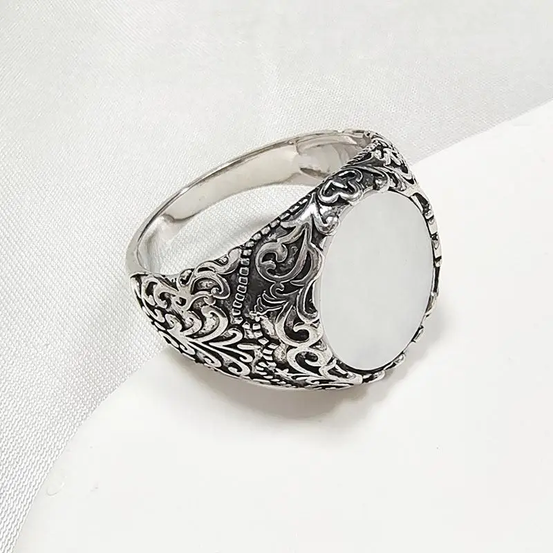 

2022 Latest Men's Ring Oval Inlaid Whiteboard Ring Fashion Men's Retro Pattern Ring Factory Direct Sales