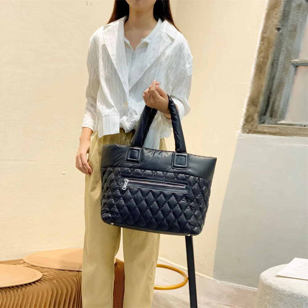 Women Autumn Winter Handbags Korean Fashion Cotton Jacket Space Cotton Air Bag Black Versatile Handheld One Shoulder Down Bag