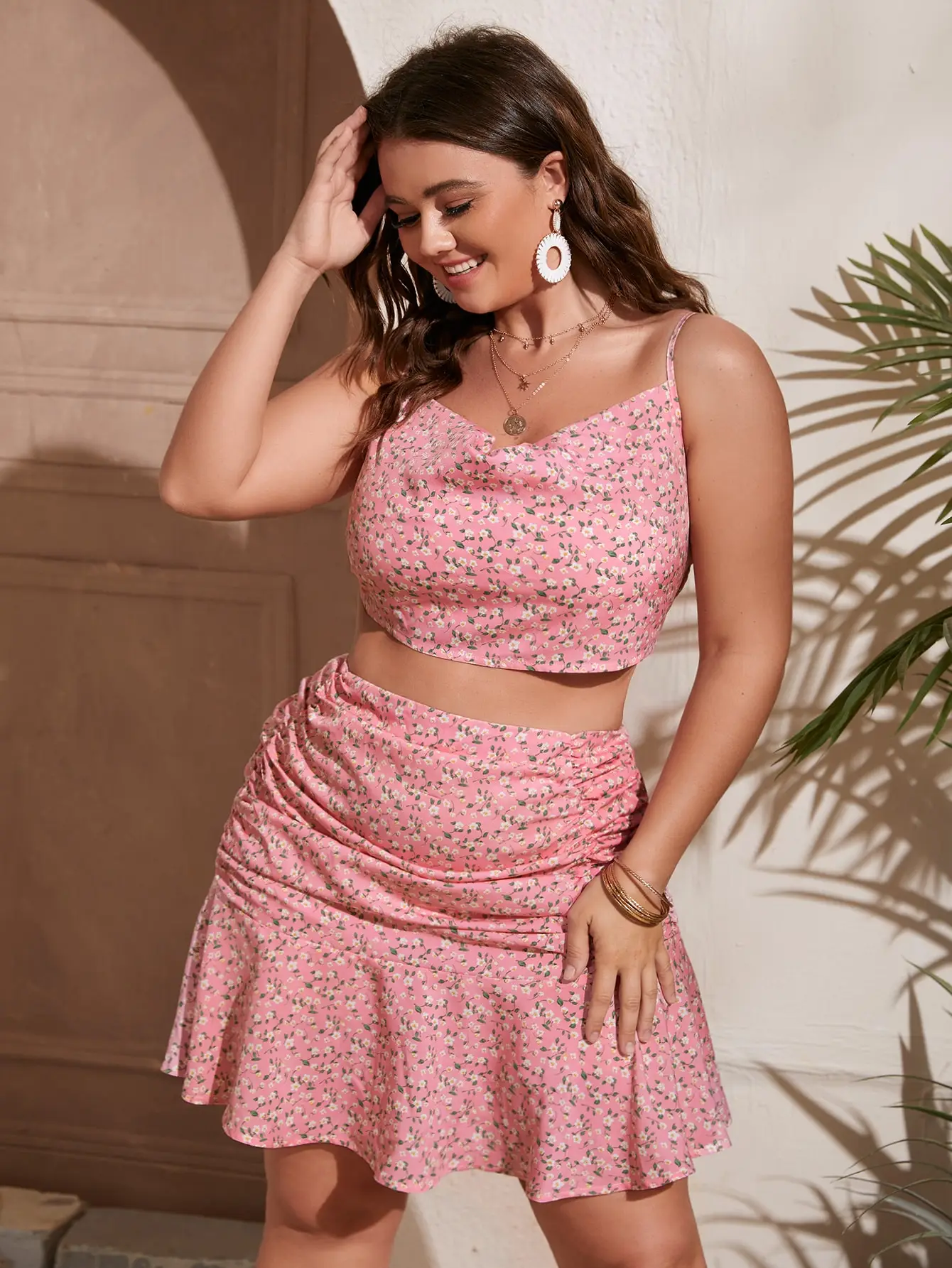

Plus Size New Ditsy Floral Print Draped Shirred Cami Top & Ruched Ruffle Hem Skirt Holiday Beach Style Dress Set