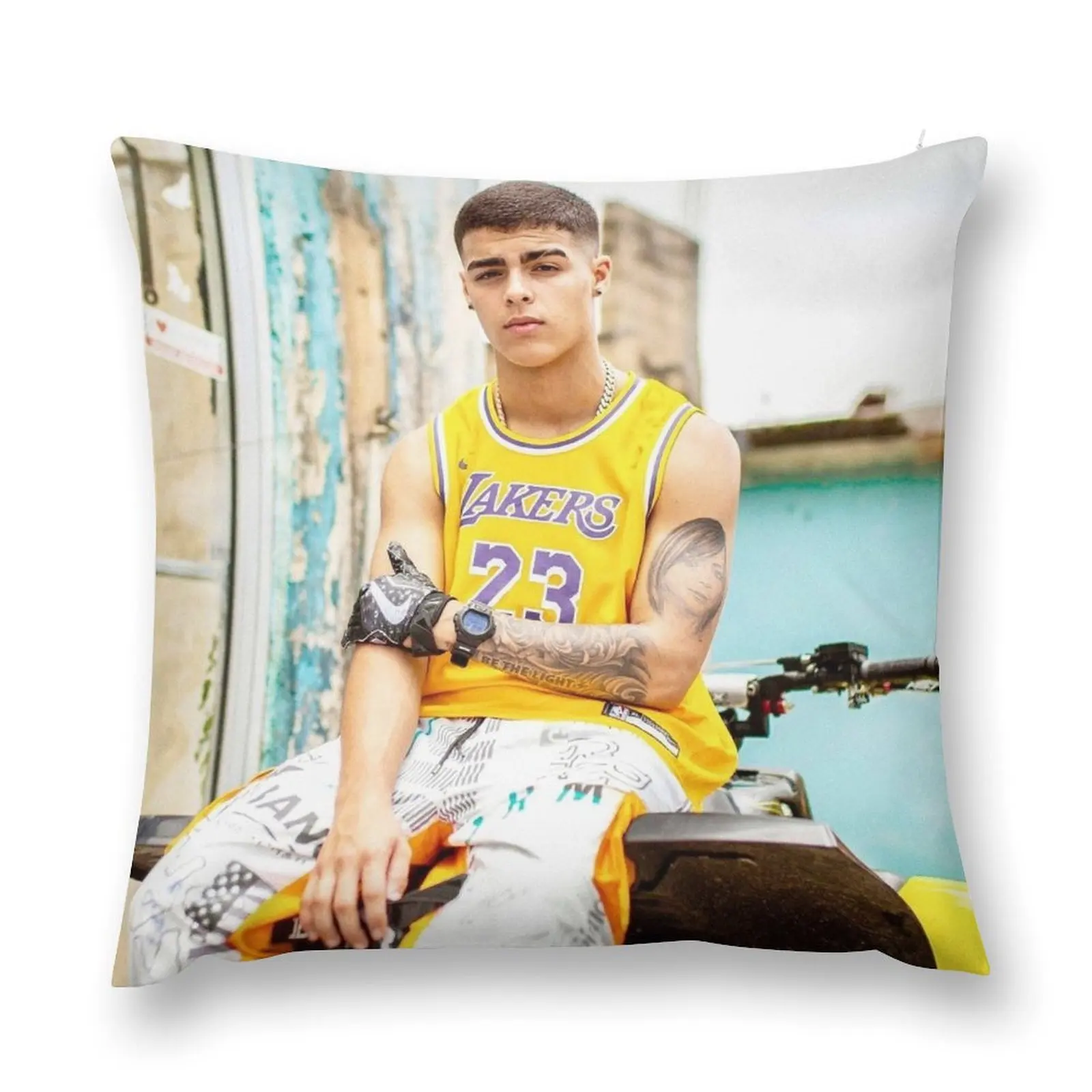 Желтая футболка LUNAY декоративная подушка эстетическая