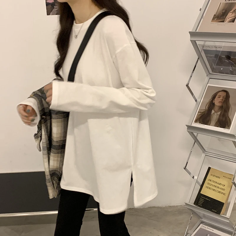 

A Cotton long-sleeved T-shirt women's autumn and winter 2021 new loose white bottoming shirt top