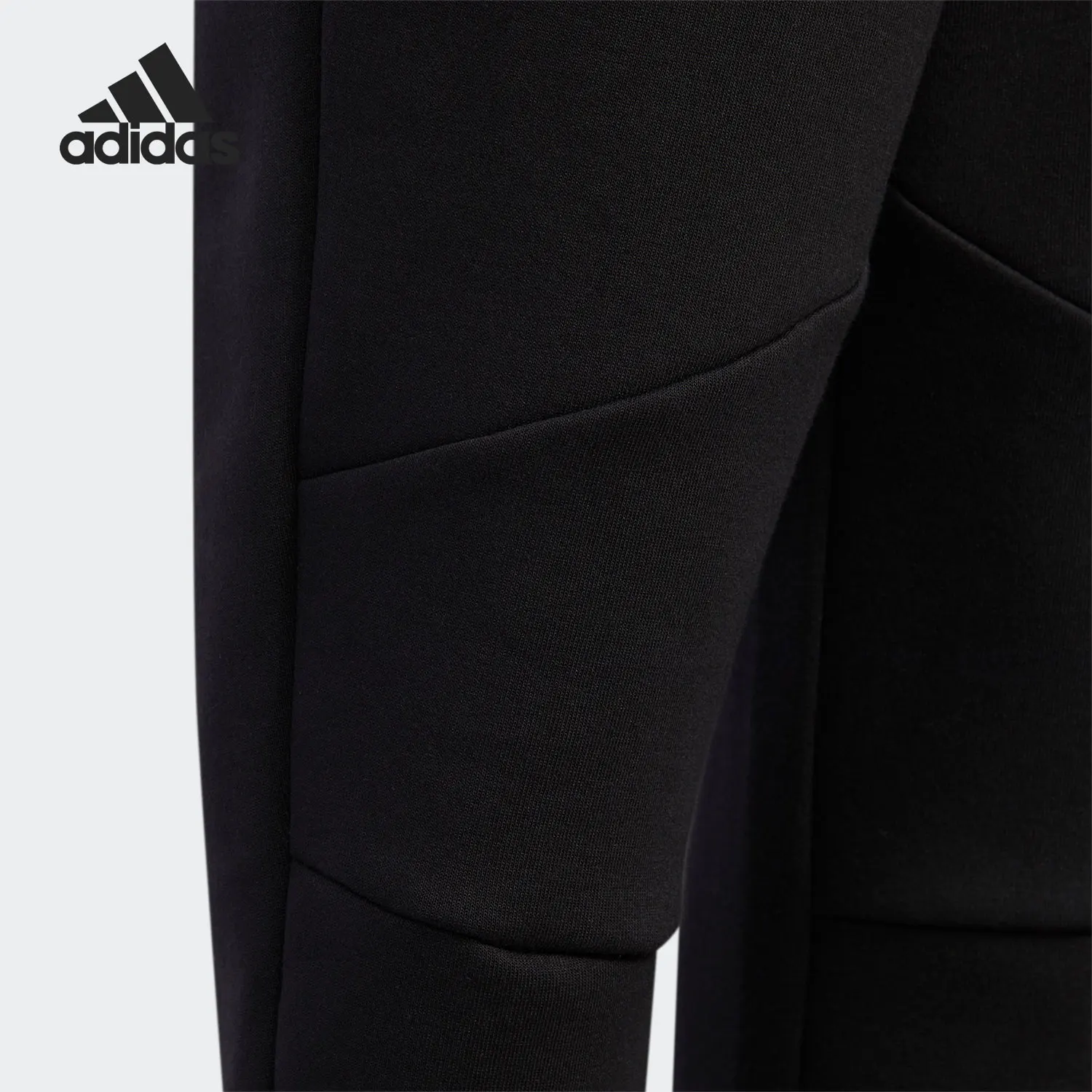 Фото Оригинальные детские спортивные брюки Adidas в весеннем стиле, свободные и удобные, модель GP0442. №4