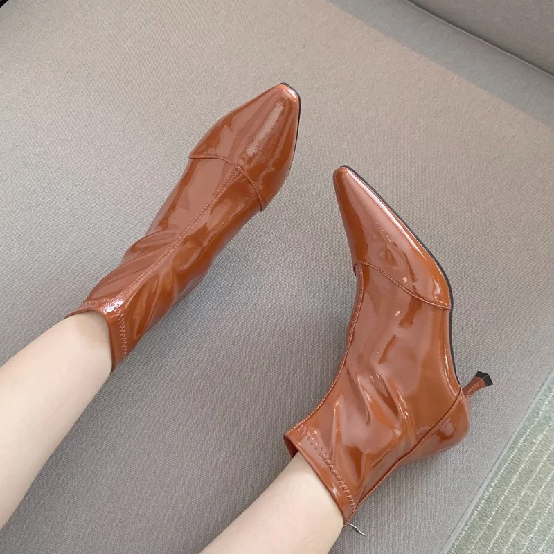 

Ladies Pointed Toe Black Patent Leather Low Heel Boots Catwalk Solid White Black Ankle Elastic Boots Casual Women Boots 2022 New