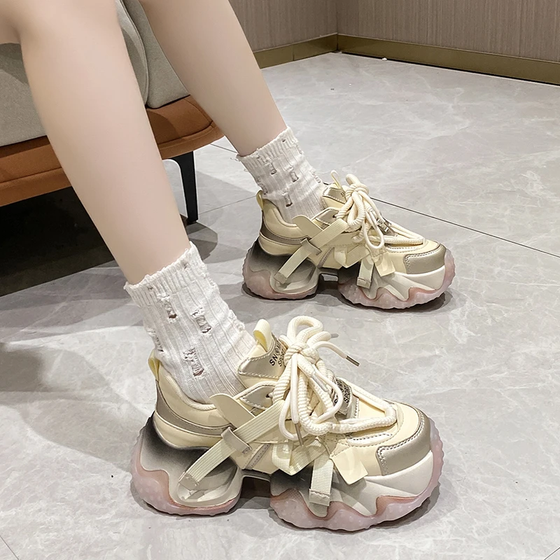 Женские кроссовки женская обувь модная для бега на платформе 2024 розы