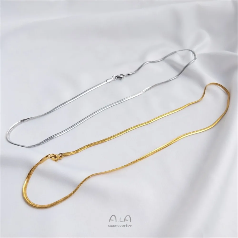 

Titanium steel clavicle chain European style minimalist snakebone chain plated 18K gold necklace women's fashion light luxury