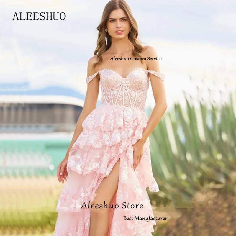 Рисунок 3 - Женское кружевное платье с открытыми плечами