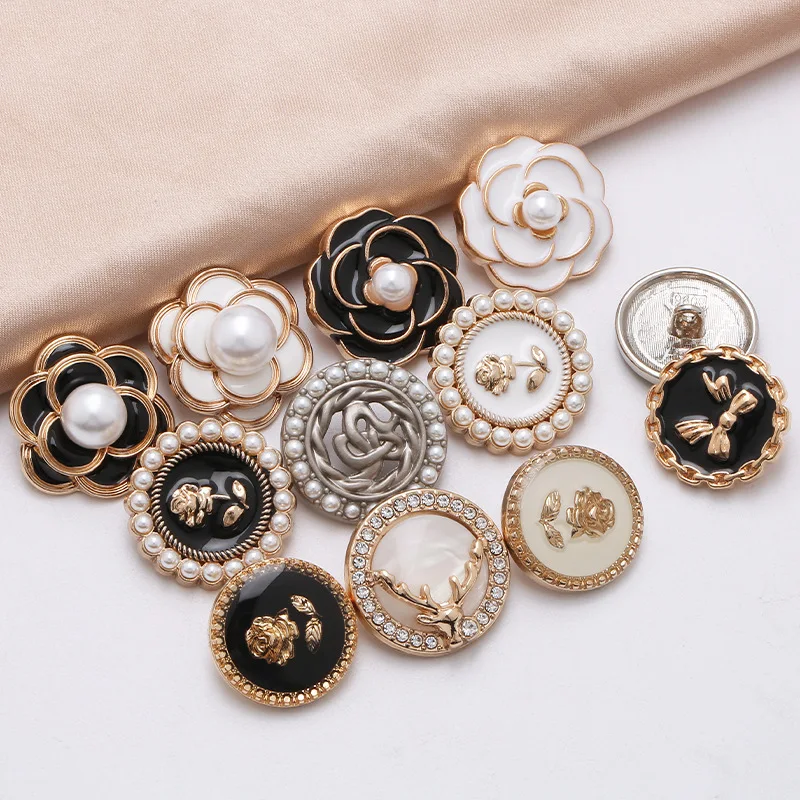 

Exquisite Metal Buttons Hand-Sewn Accessories Women'S Knitting Small Incense Round Diamond-Encrusted Coat Windbreaker Button Diy