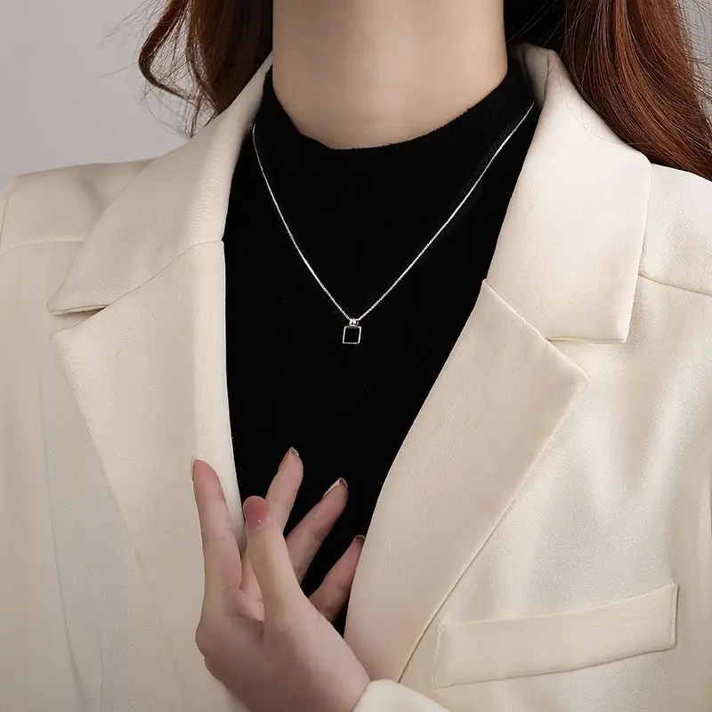 Draweye Black Square Necklaces for Women Simple Design Korean Fashion Elegant Jewelry Vintage Spring Summer Chokers Sweet