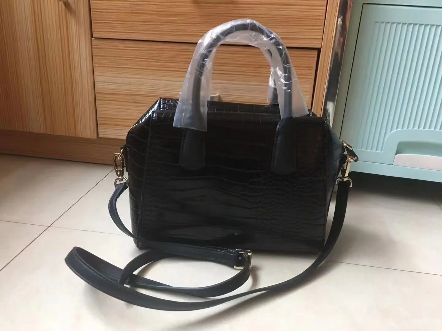 

The new lady handbag single shoulder bag 223 # inclined shoulder bag