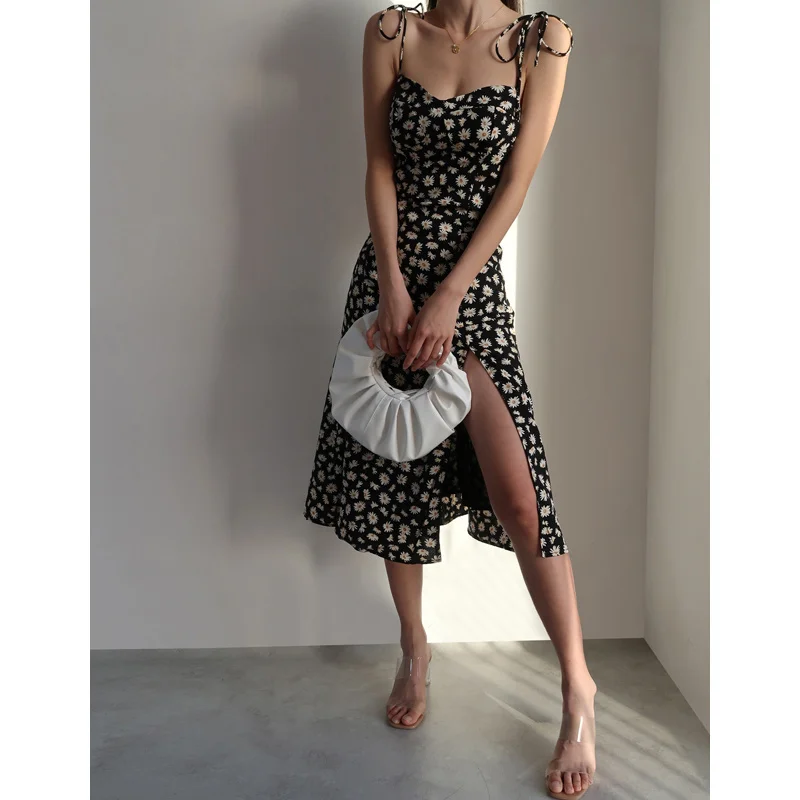 

2022 European WOMEGAGA New Sexy Hot Girl Style Loose Waist Print A-Line Sling Dress Summer Slash Neck Side Slit Women NM1J