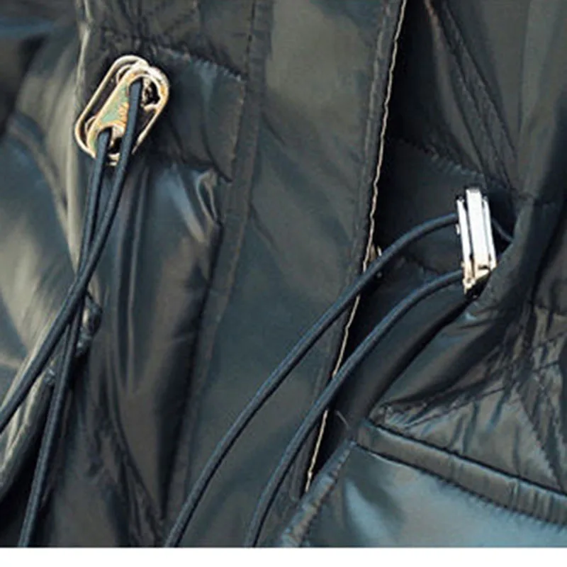 Женский зимний пуховик с капюшоном мехом енота |