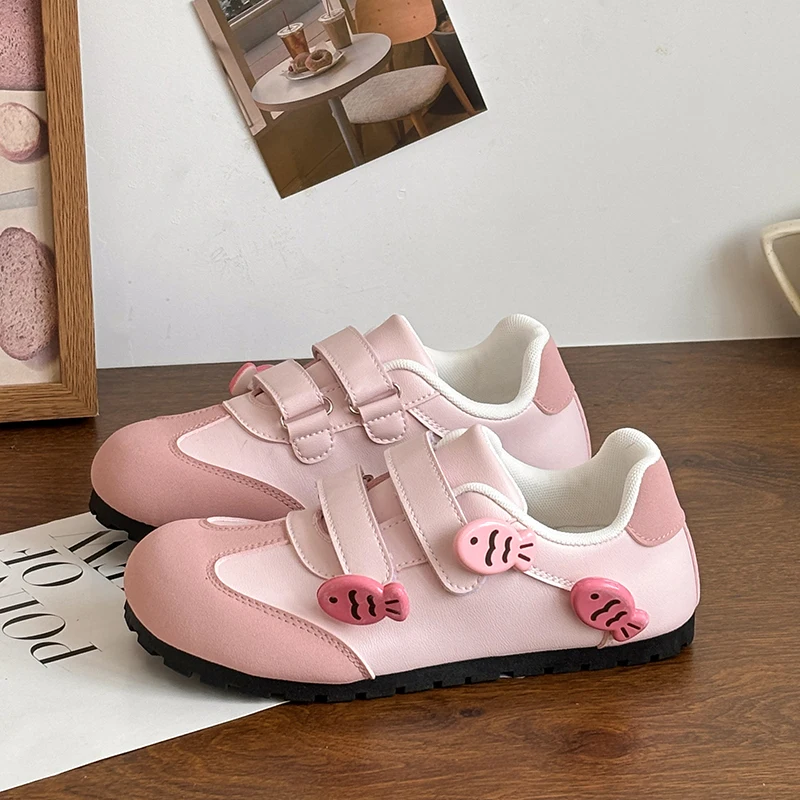 Женская обувь на плоской подошве. Повседневные женские кроссовки. Осенние