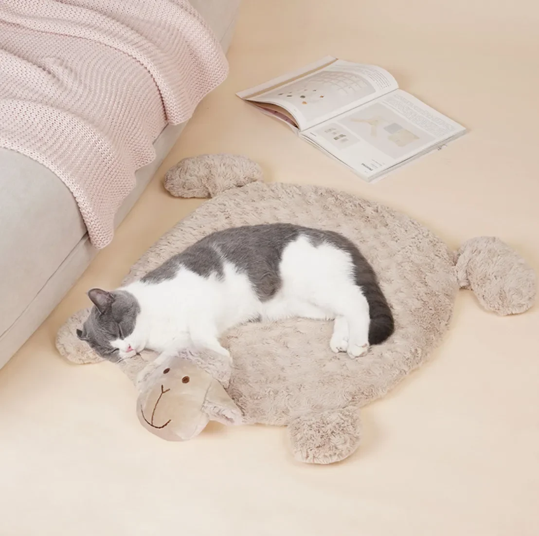 

Soft Cat Bed Mat Carpet Cute Lambkin Shape Comfortable Warming Plush Cat Cushion Carpet Indoor Winter Sleep Pet Mat Bed