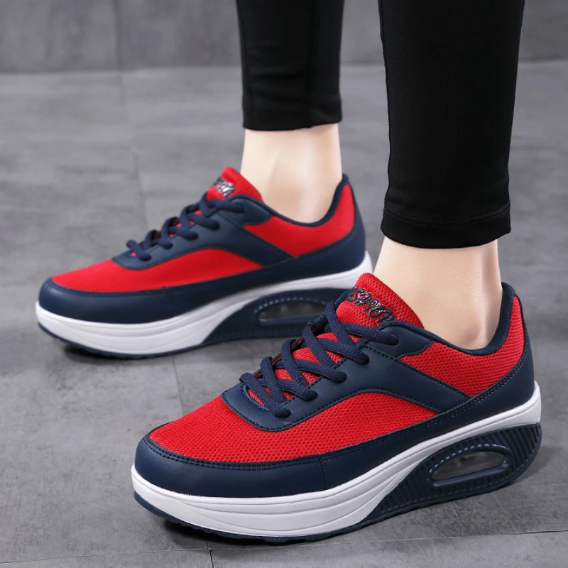 Women's Chunky Sneakers Cushioned Air Cushion Impact Resistant Training Footwear Cotton Lace Up Soft Travel Holiday Casual Shoes