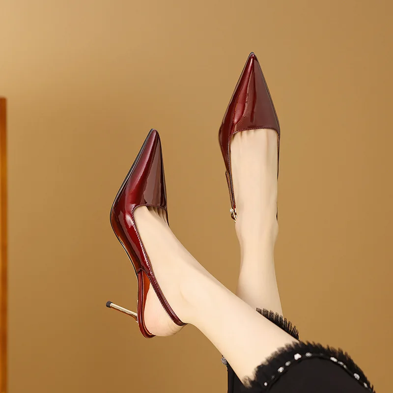 Новинка лета 2024 женские босоножки Baotou из лаковой кожи модные на высоком каблуке с