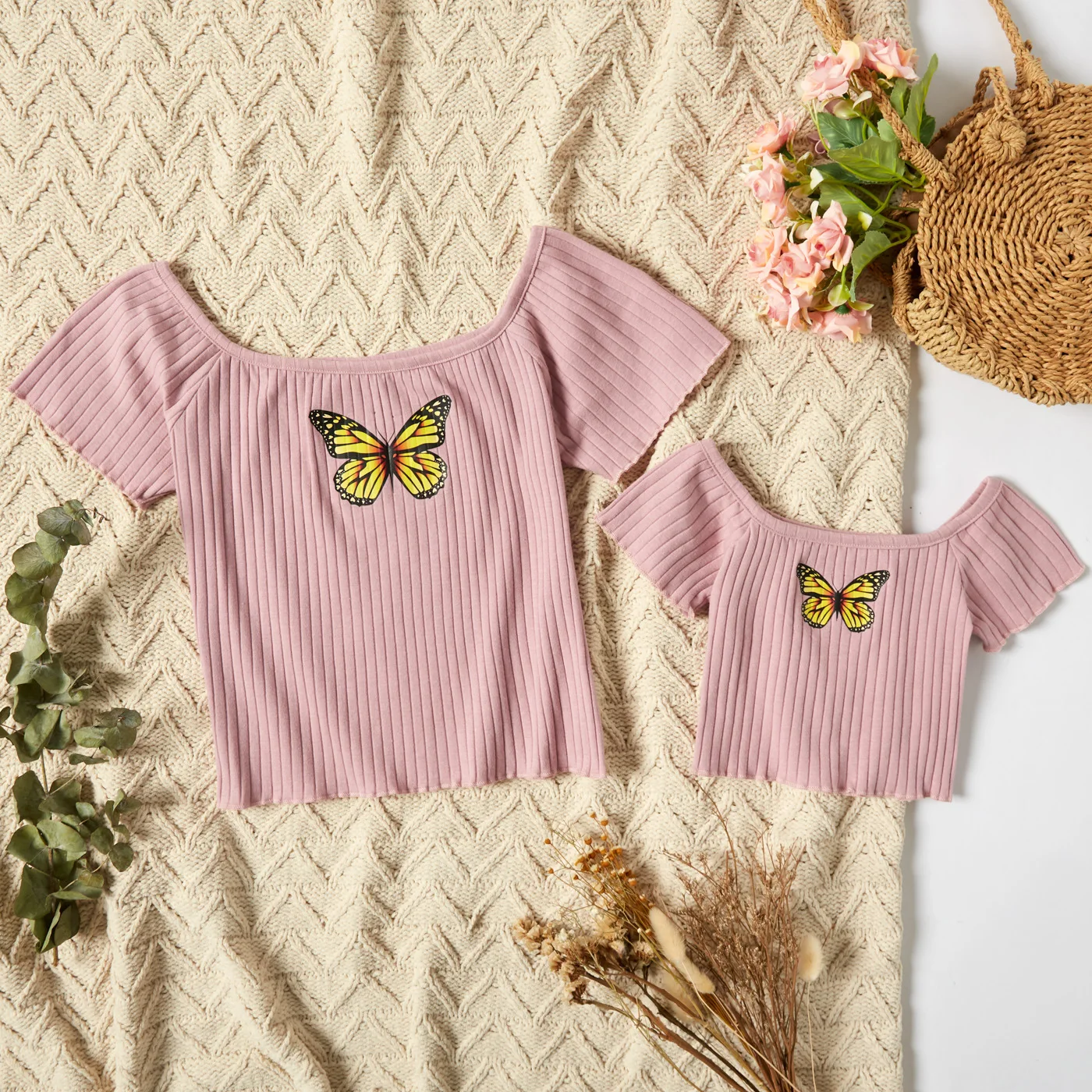 

2022 New Mother Kids Summer Tops Family Matching Outfits Mommy And Me Solid Butterfly Print T-shirt Mom And Daughter Casual Top
