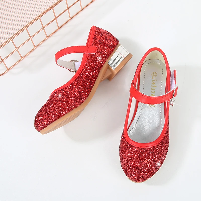 Детские кожаные туфли для девочек повседневные блестящие принцессы с цветами на