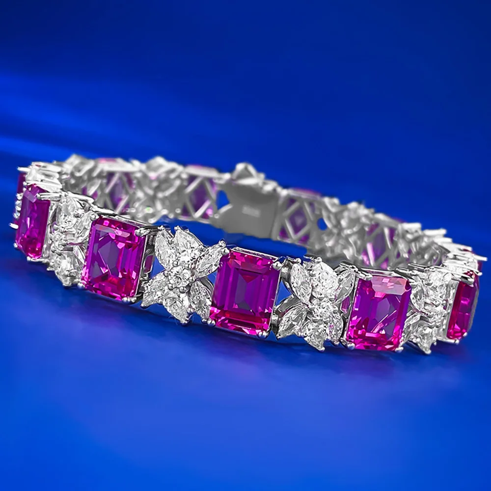 Браслет с рубином и бриллиантами диаметром 7 Х9 мм 16-18 см