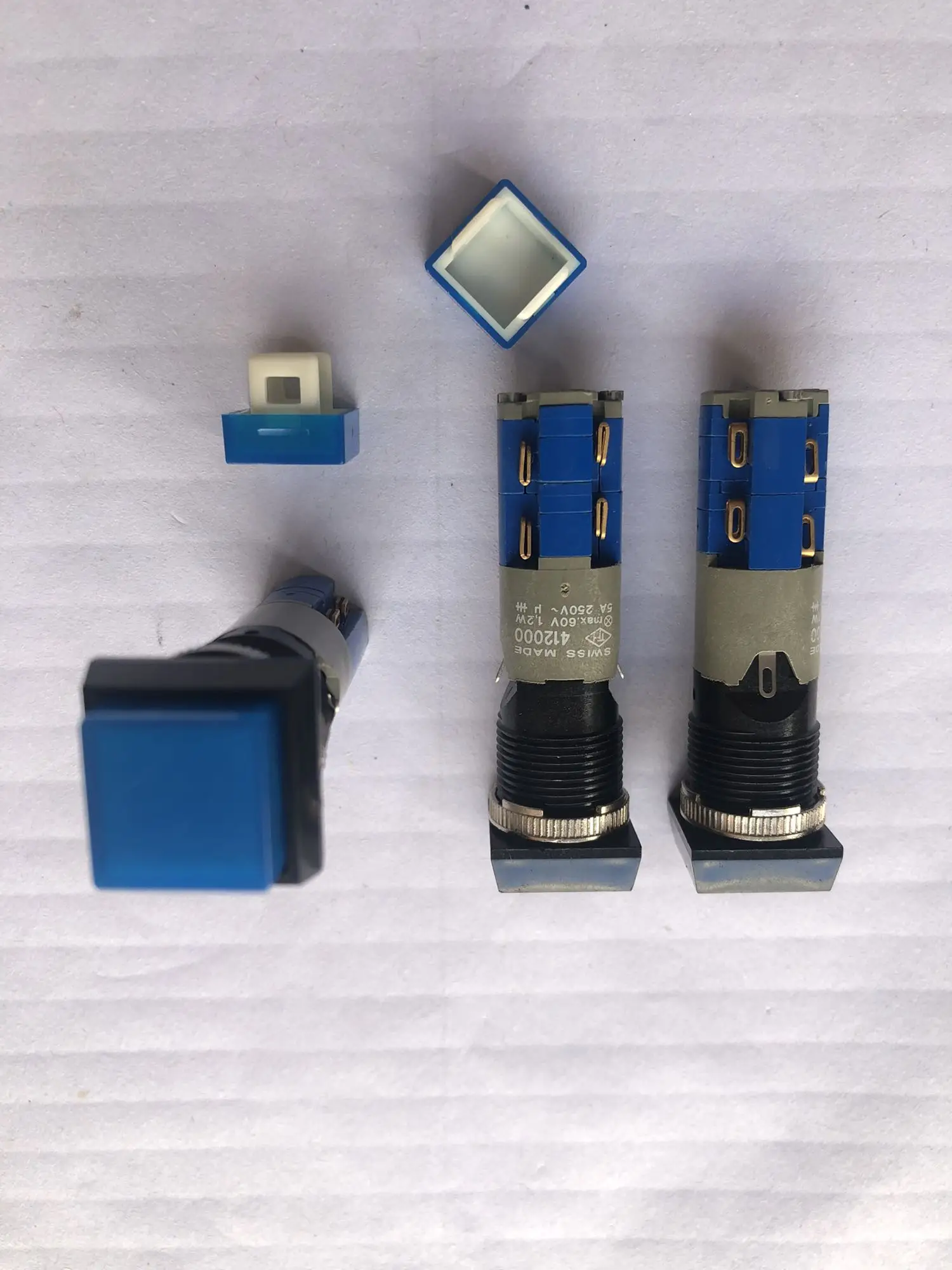 Швейцарский самоблокирующийся переключатель с фотоэлементами квадратный