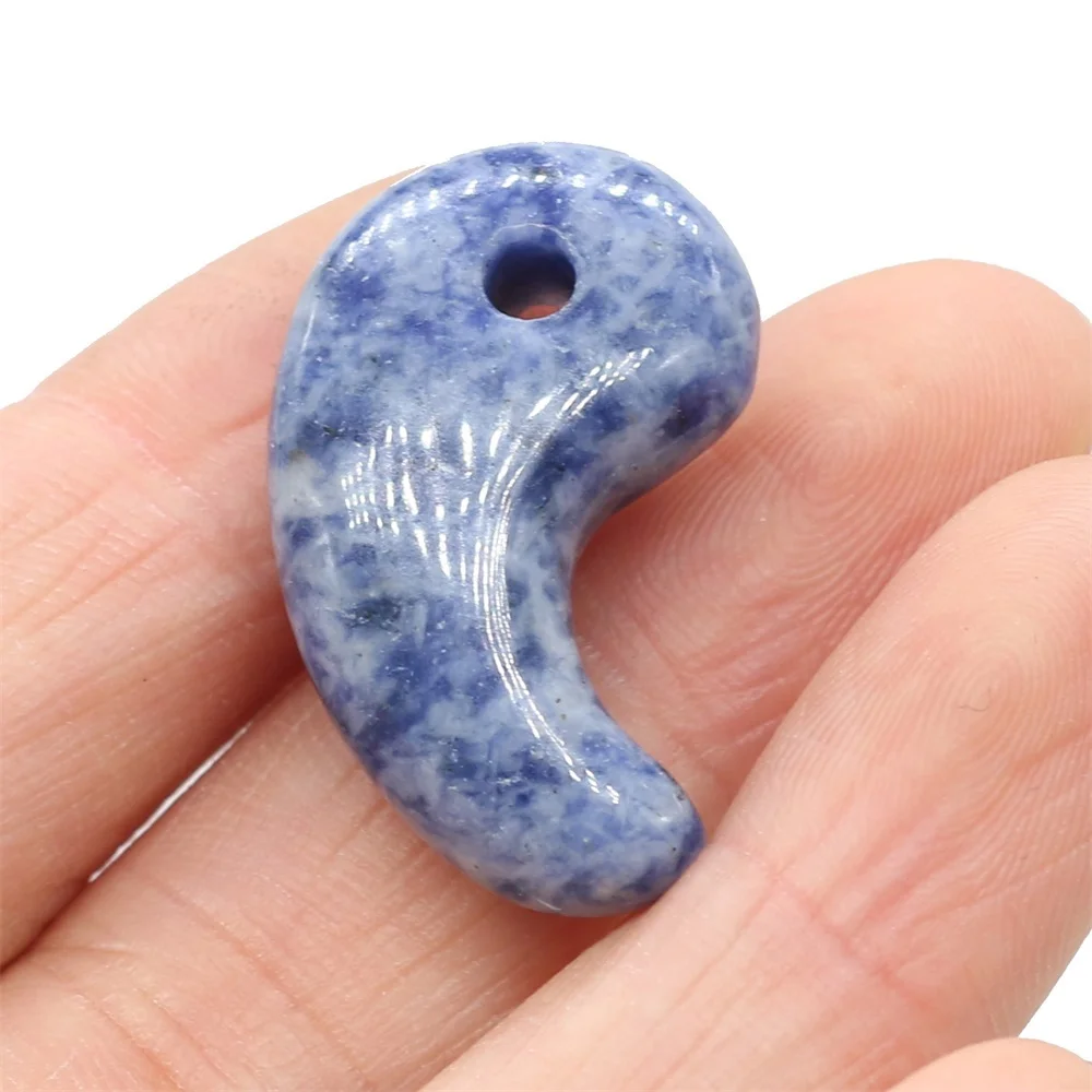 Перфорированный кулон в виде запястья из Натурального Розового Кварца 18 х30 мм |