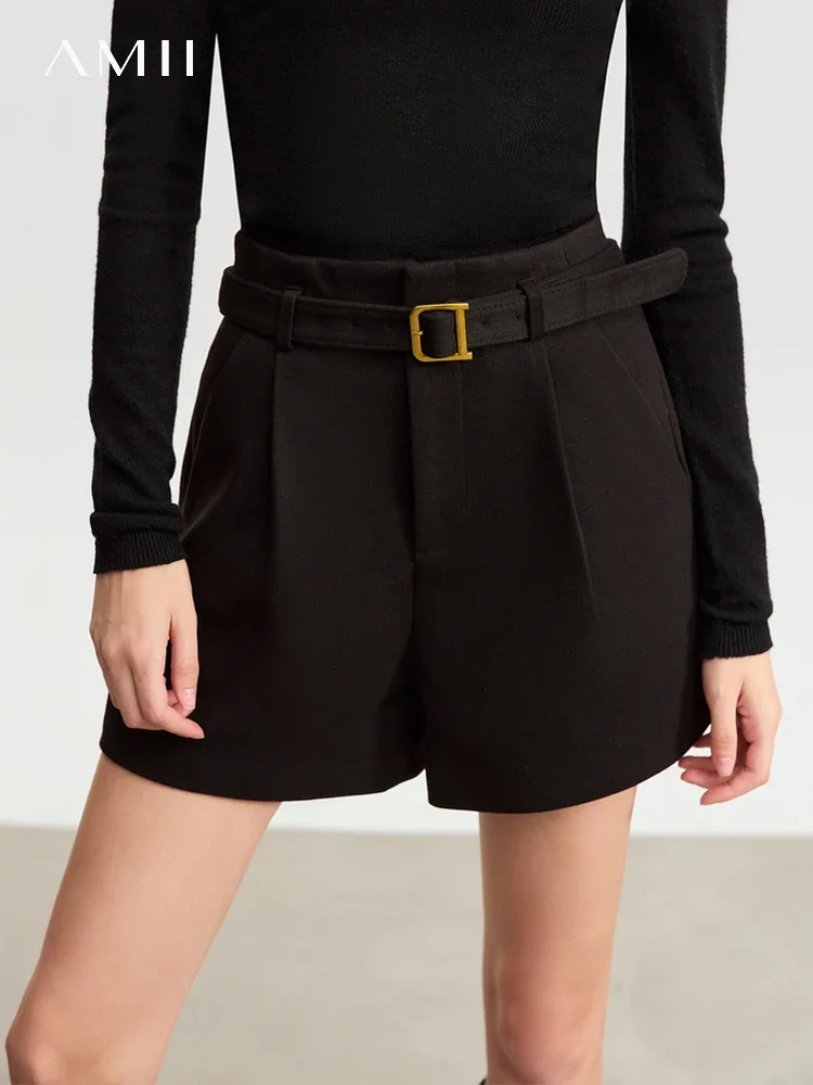 Минималистичные женские шорты AMII 2024 Зимние новые свободные прямые брюки с поясом